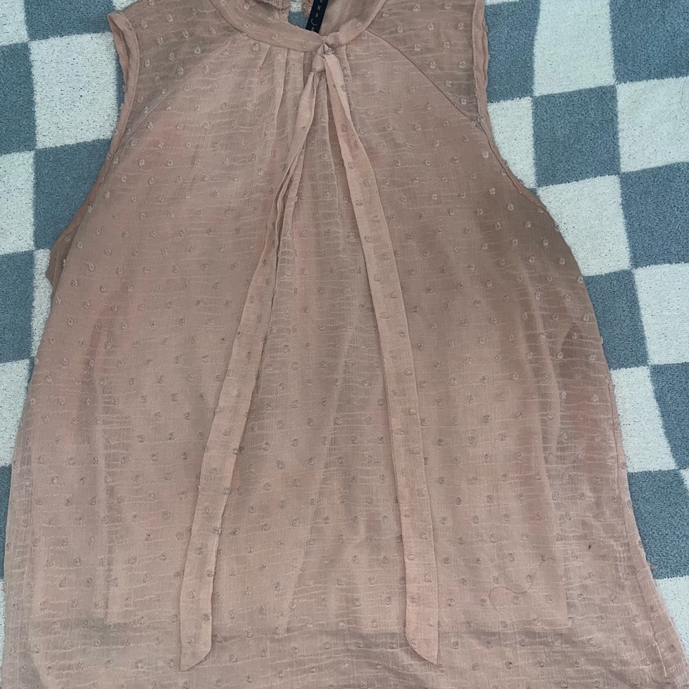 Elegant Sleeveless Top in Mauve / Baby Pink
